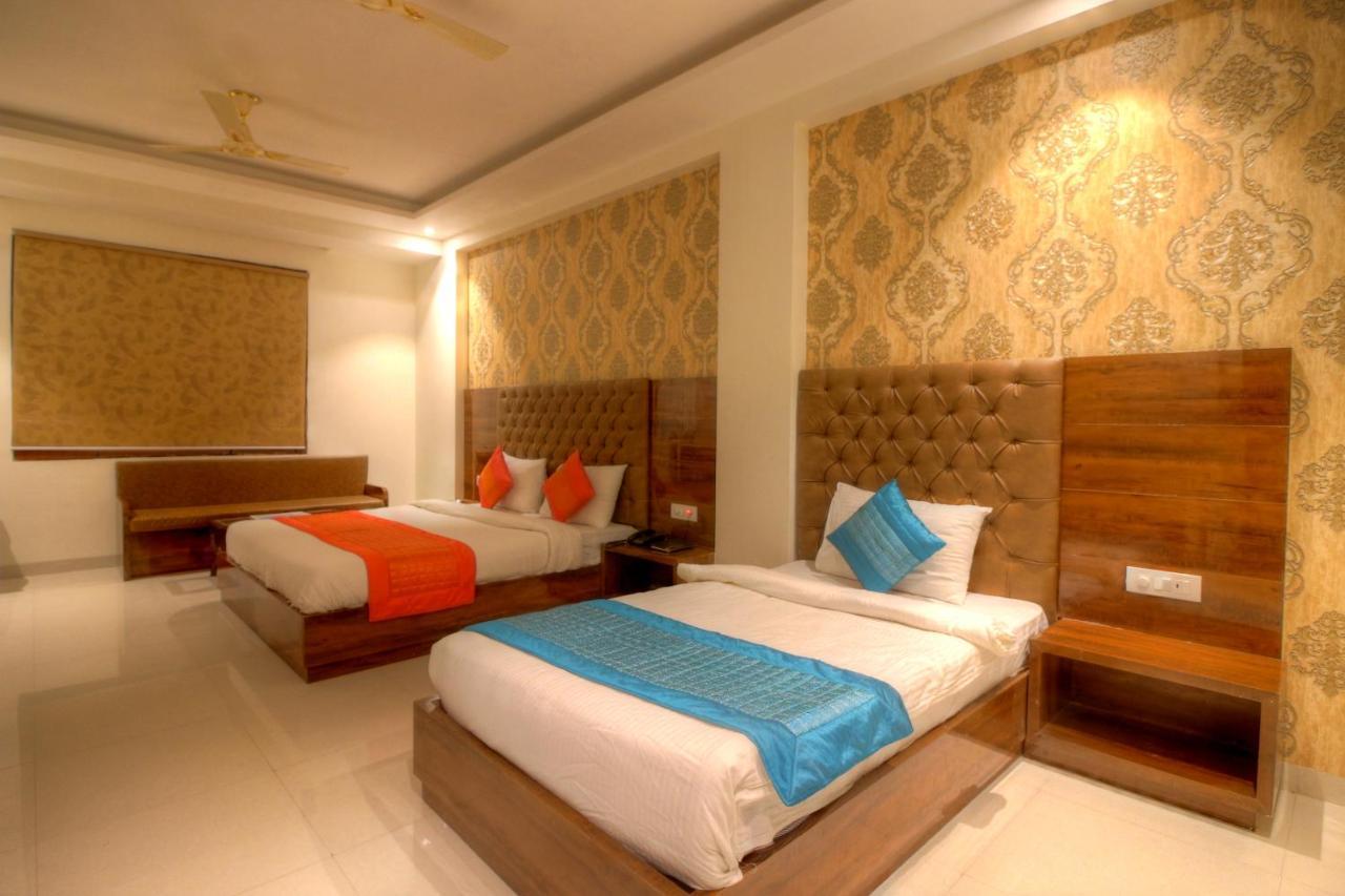 Hotel Classic Paradise Нью-Дели Экстерьер фото
