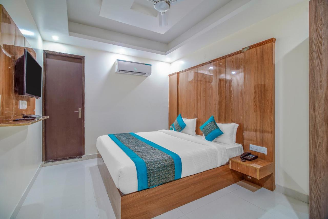 Hotel Classic Paradise Нью-Дели Экстерьер фото